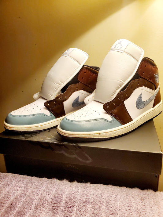 Jordan Retro 1's custom brown and blue